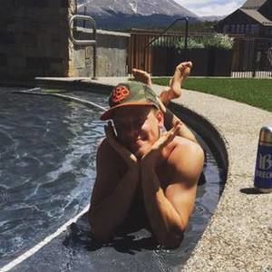 Meet your Posher, Tom